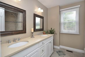 Bathroom - Country homes for sale and luxury real estate including horse farms and property in the Caledon and King City areas near Toronto